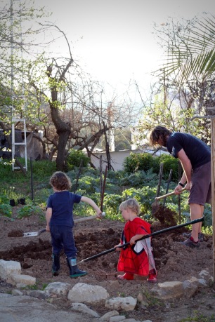 Helping to dig the garden, Topsy Turvy Tribe